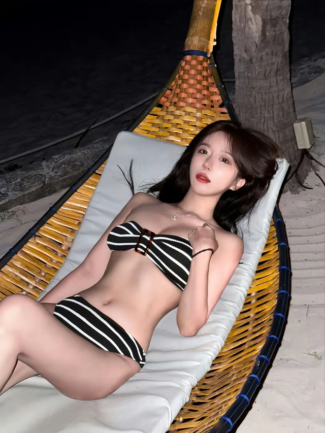 主播呆妹儿小霸王,比基尼造型太火辣,让你大呼美得不可思议!