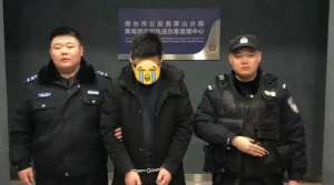 滥用AI批量发骚扰短信 一名在校大学生被抓