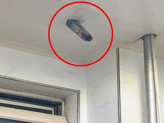 罐装饮料爆炸插进天花板！饮料不能这样加热