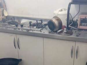 罐装饮料爆炸插进天花板！饮料不能这样加热