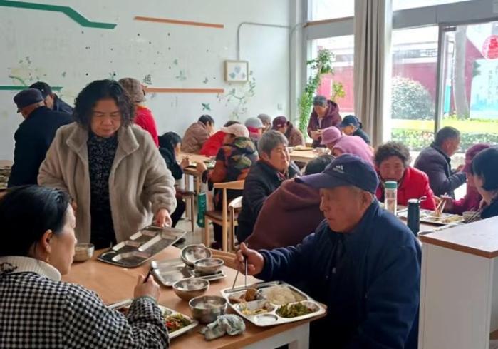 徐州经开区：“一餐热饭”兜起稳稳的幸福