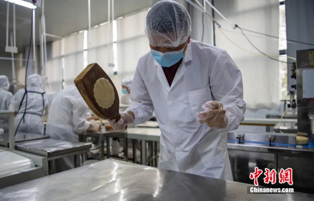 饼大如月盘、皮薄馅足……连苏东坡都夸的大月饼,你吃过吗?